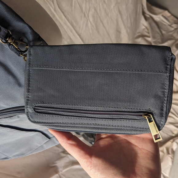 Travelon Anti-Theft Crossbody Bucket Bag - Picture 9 of 12